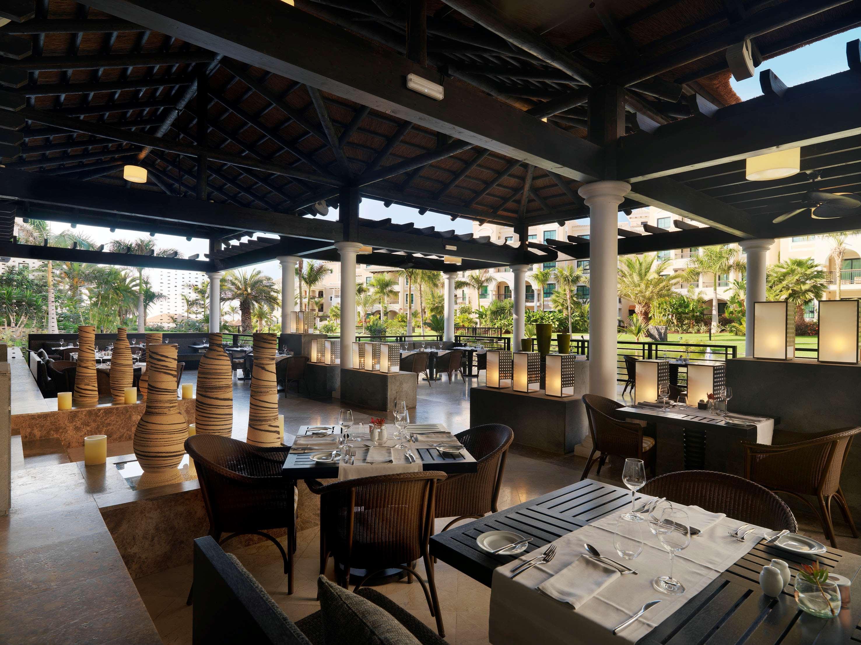 伊索拉宫美利亚水疗大酒店及度假村 Alcalá la Real 餐厅 照片 The restaurant at the resort